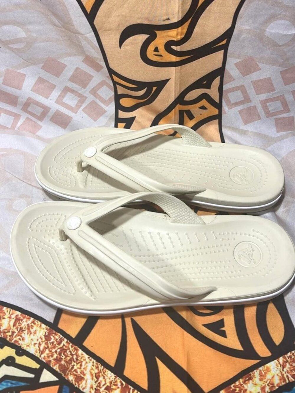 Crocs Classic Flip Sandals M6/W8 Beige | Lightweight Comfort | Slip‑Resistant